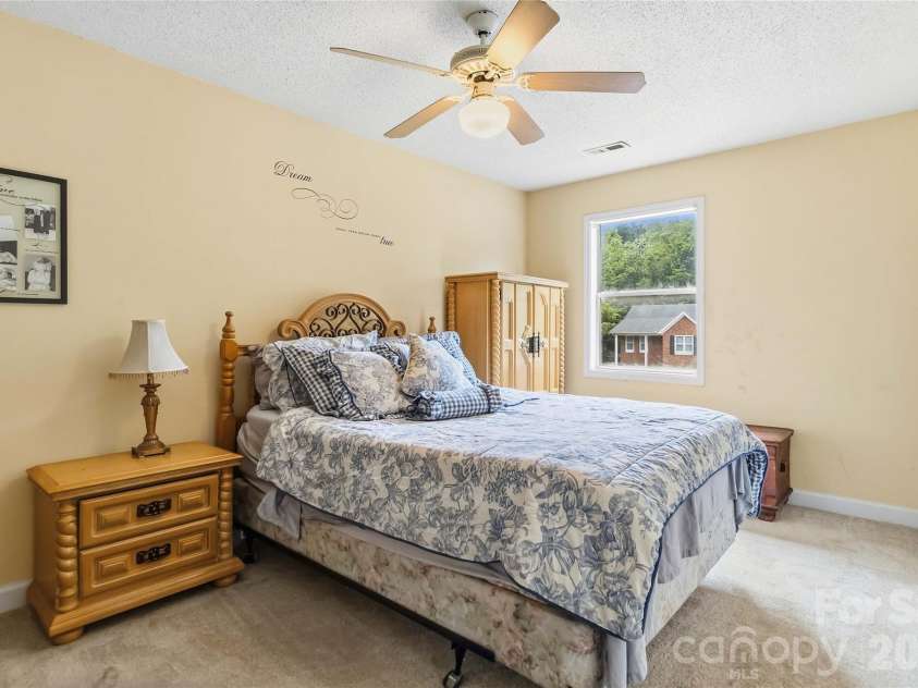 3009 Faircroft Way, Monroe, NC 28110.  MLS# CAR4376059, YatesRealty ID 19781. Room 2