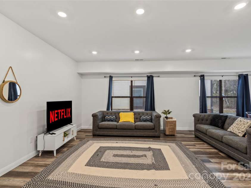 2813 Ava Avenue, Charlotte, NC 28208.  MLS# CAR4266386, YatesRealty ID 19783. 