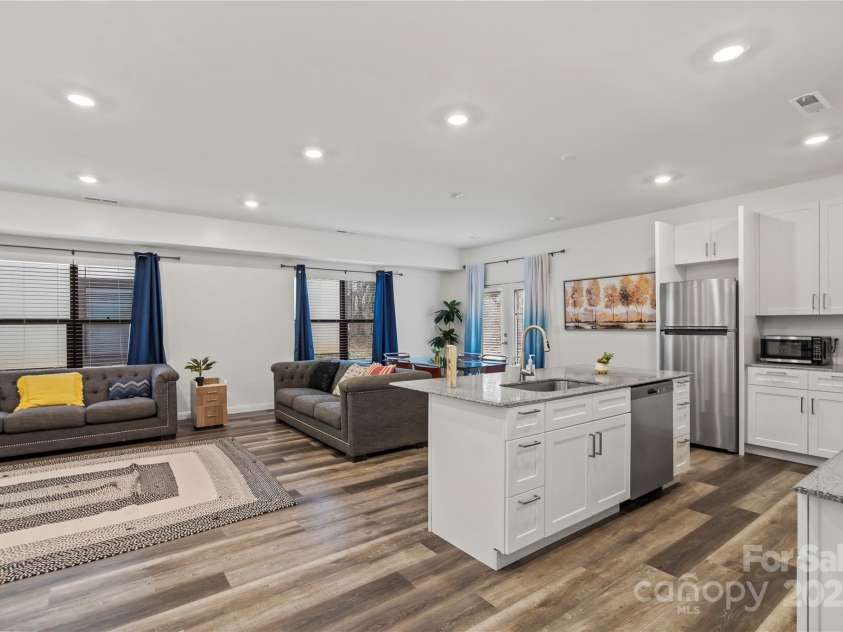 2813 Ava Avenue, Charlotte, NC 28208.  MLS# CAR4266386, YatesRealty ID 19783. 