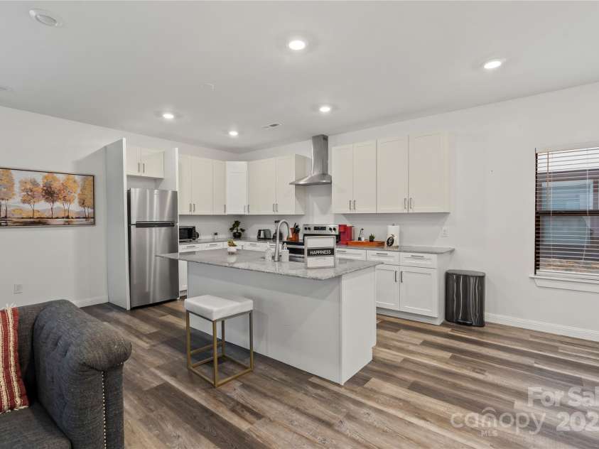 2813 Ava Avenue, Charlotte, NC 28208.  MLS# CAR4266386, YatesRealty ID 19783. 