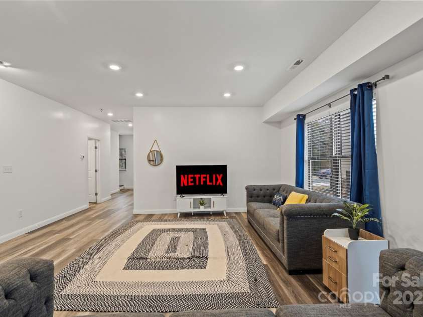 2813 Ava Avenue, Charlotte, NC 28208.  MLS# CAR4266386, YatesRealty ID 19783. 