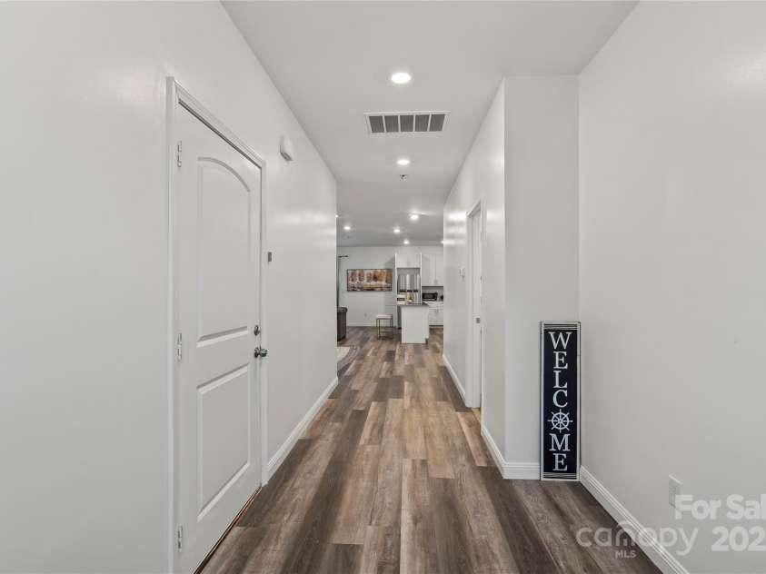 2813 Ava Avenue, Charlotte, NC 28208.  MLS# CAR4266386, YatesRealty ID 19783. 