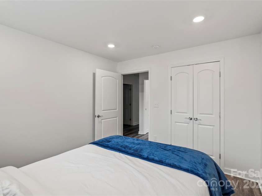 2813 Ava Avenue, Charlotte, NC 28208.  MLS# CAR4266386, YatesRealty ID 19783. 