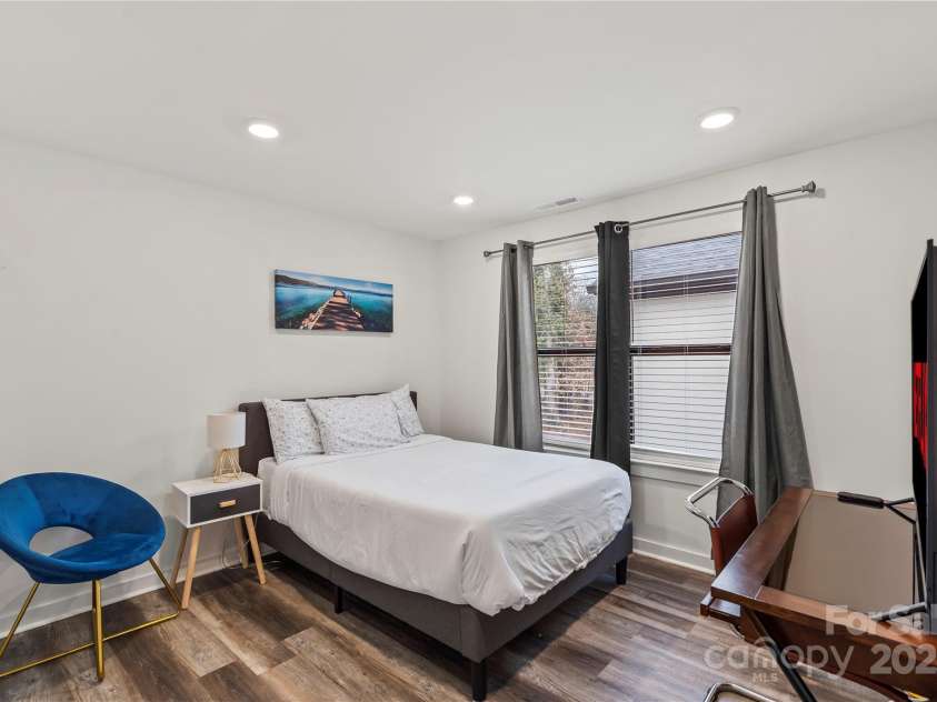 2813 Ava Avenue, Charlotte, NC 28208.  MLS# CAR4266386, YatesRealty ID 19783. 