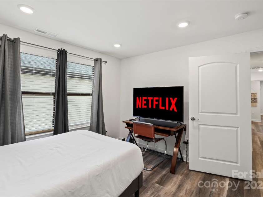 2813 Ava Avenue, Charlotte, NC 28208.  MLS# CAR4266386, YatesRealty ID 19783. 