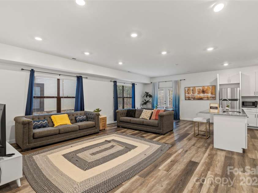 2813 Ava Avenue, Charlotte, NC 28208.  MLS# CAR4266386, YatesRealty ID 19783. 