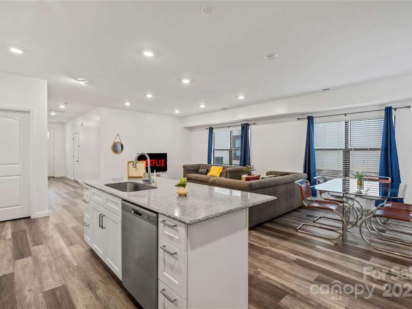 2813 Ava Avenue, Charlotte, NC 28208.  MLS# CAR4266386, YatesRealty ID 19783. 