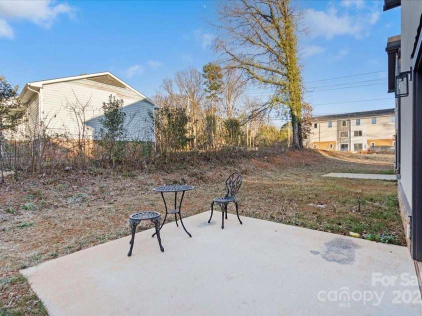 2813 Ava Avenue, Charlotte, NC 28208.  MLS# CAR4266386, YatesRealty ID 19783. 