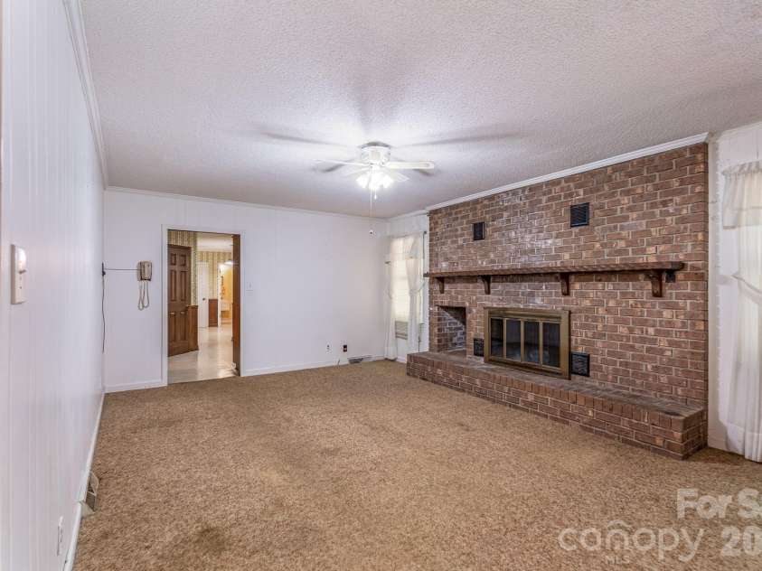 1836 Westbrook Road, Edgemoor, SC 29712.  MLS# CAR4379037, YatesRealty ID 19787. Family Room 