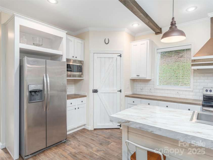 62 Sallys Branch Road, Clyde, NC 28721.  MLS# CAR4186728, YatesRealty ID 19788. 