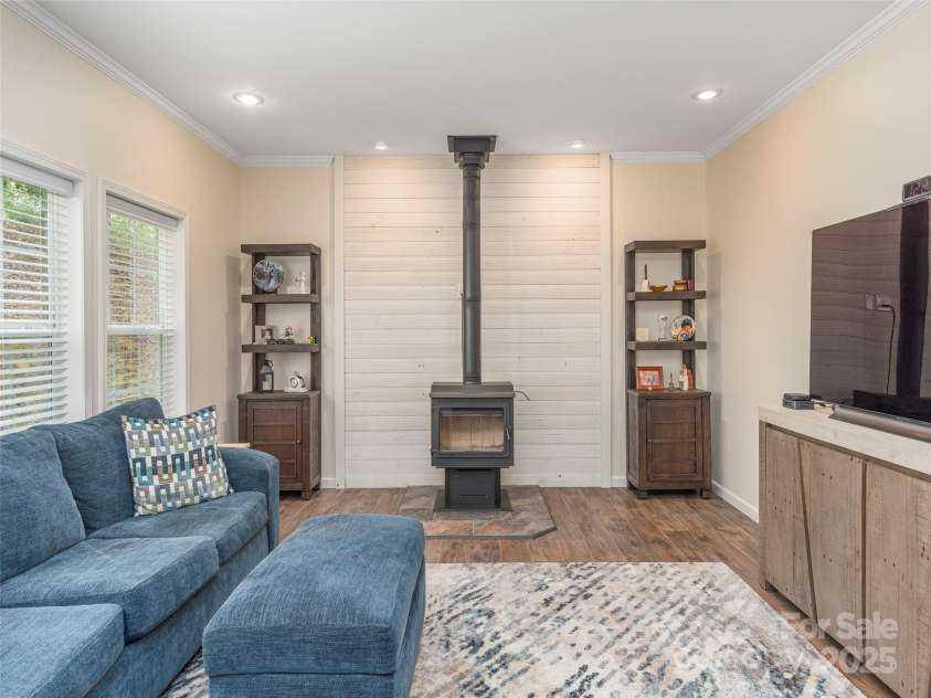 62 Sallys Branch Road, Clyde, NC 28721.  MLS# CAR4186728, YatesRealty ID 19788. 