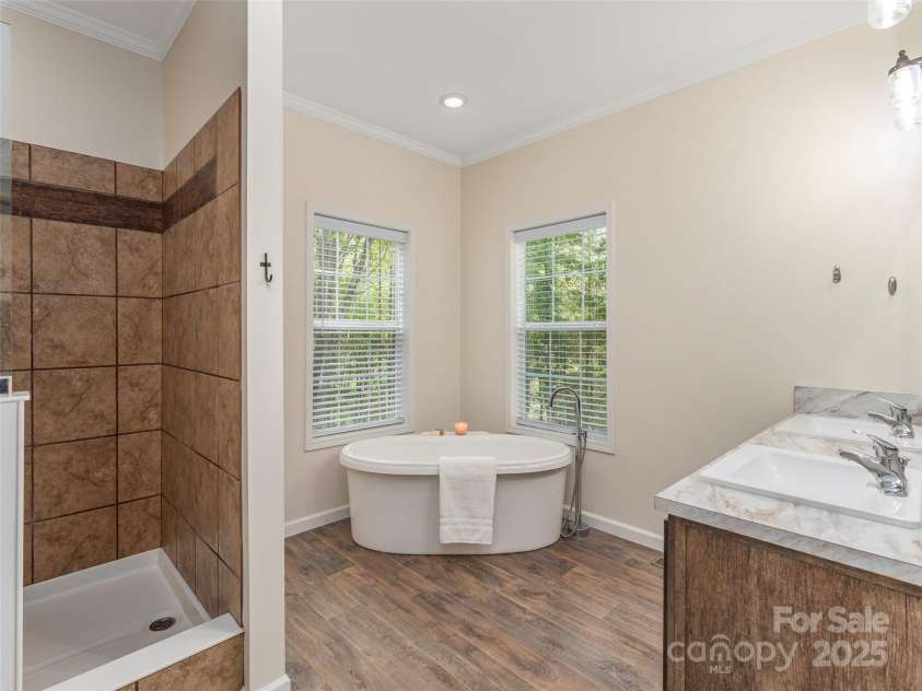 62 Sallys Branch Road, Clyde, NC 28721.  MLS# CAR4186728, YatesRealty ID 19788. 