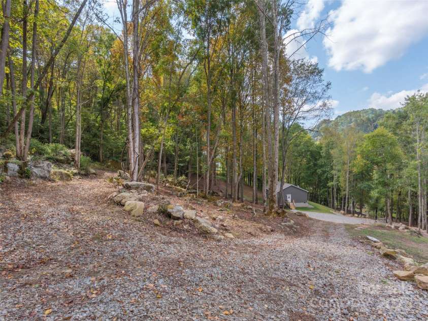 62 Sallys Branch Road, Clyde, NC 28721.  MLS# CAR4186728, YatesRealty ID 19788. 