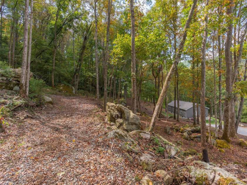 62 Sallys Branch Road, Clyde, NC 28721.  MLS# CAR4186728, YatesRealty ID 19788. 