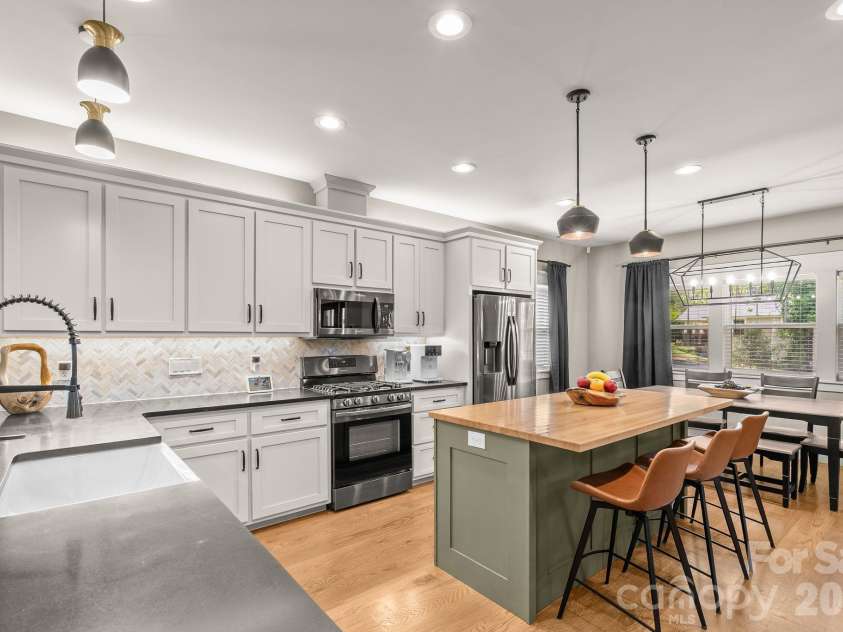 7 Acona Lane, Asheville, NC 28803.  MLS# CAR4377126, YatesRealty ID 19788. Kitchen