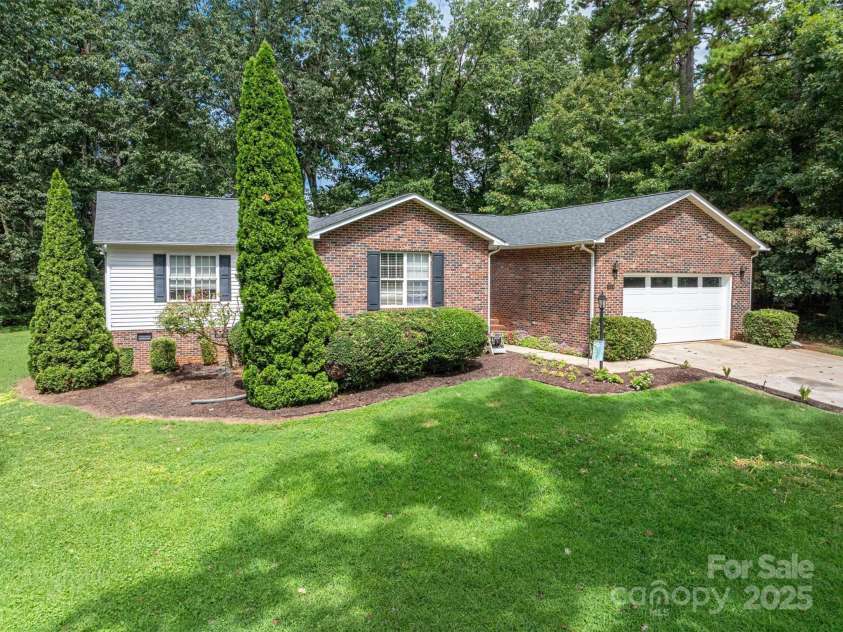 1335 Huckleberry Drive, Lincolnton, NC 28092.  MLS# CAR4201338, YatesRealty ID 1979. 