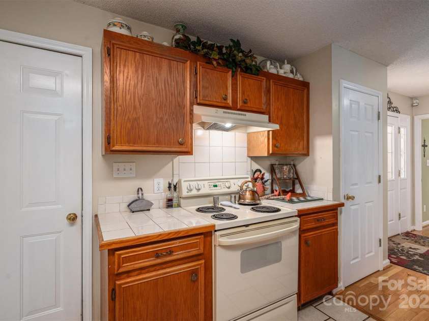 1335 Huckleberry Drive, Lincolnton, NC 28092.  MLS# CAR4201338, YatesRealty ID 1979. 