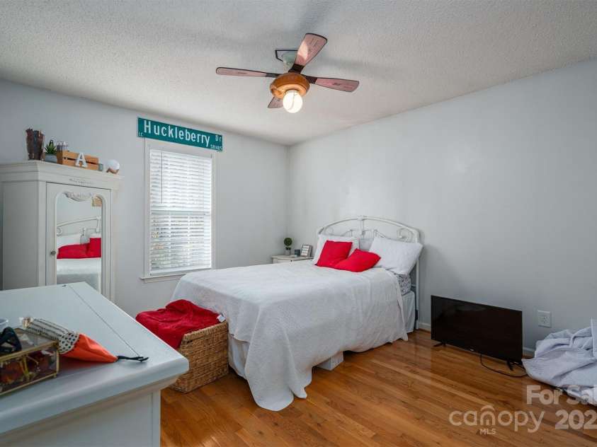 1335 Huckleberry Drive, Lincolnton, NC 28092.  MLS# CAR4201338, YatesRealty ID 1979. 