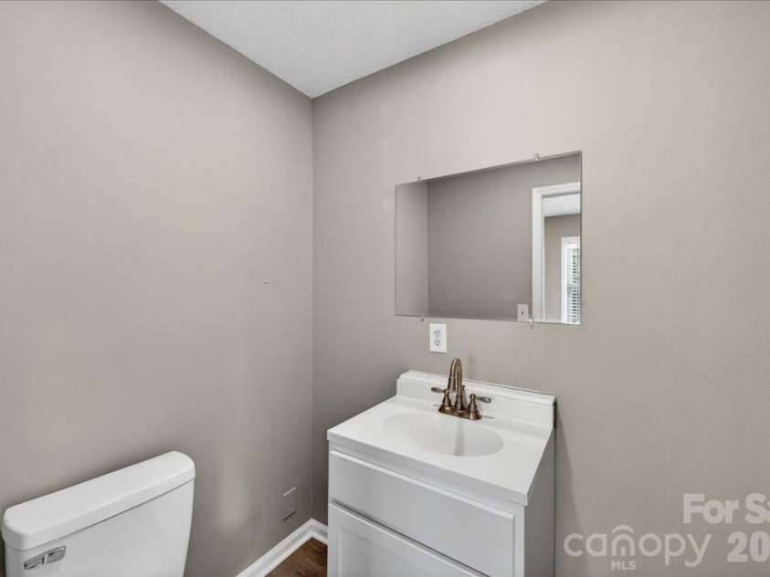 936 Holland Avenue, Charlotte, NC 28206.  MLS# CAR4379038, YatesRealty ID 19790. 