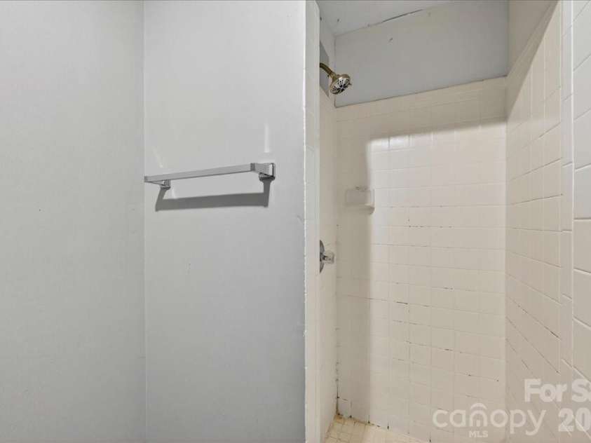 936 Holland Avenue, Charlotte, NC 28206.  MLS# CAR4379038, YatesRealty ID 19790. 