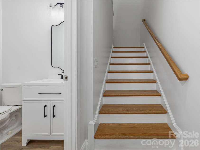 33 Florian Lane, Fletcher, NC 28732.  MLS# CAR4374744, YatesRealty ID 19791. 