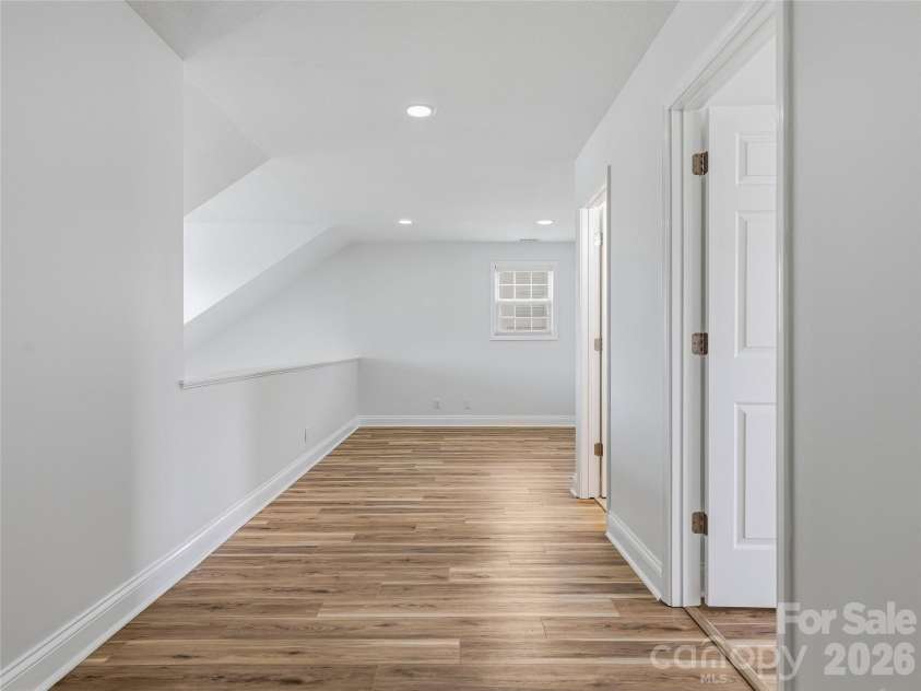 33 Florian Lane, Fletcher, NC 28732.  MLS# CAR4374744, YatesRealty ID 19791. Loft/flex space upper level