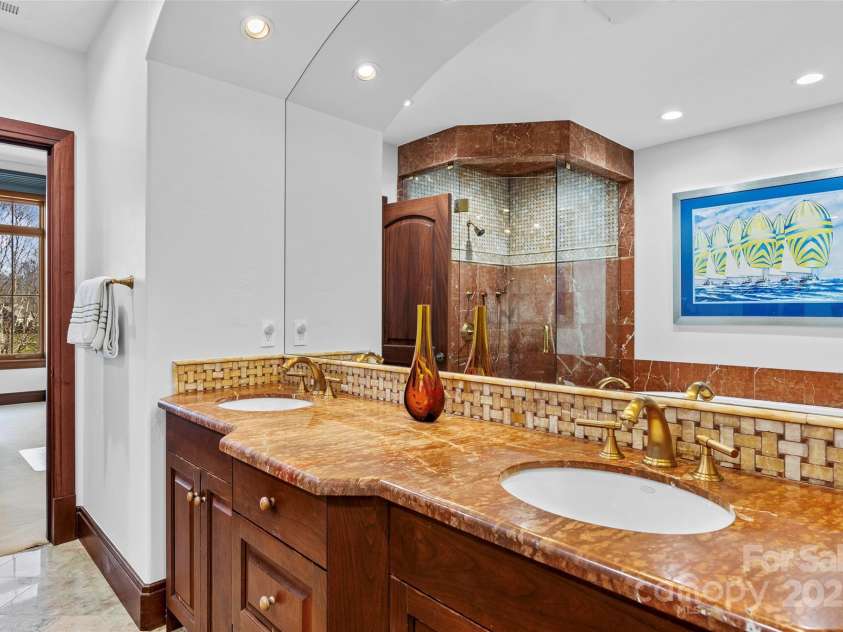 34 Foxbridge Way, Arden, NC 28704.  MLS# CAR4211081, YatesRealty ID 19791. Primary Bathroom