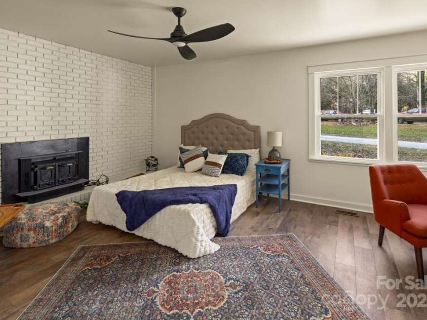 227 Ashmore Avenue, Hendersonville, NC 28791.  MLS# CAR4263833, YatesRealty ID 19792. 