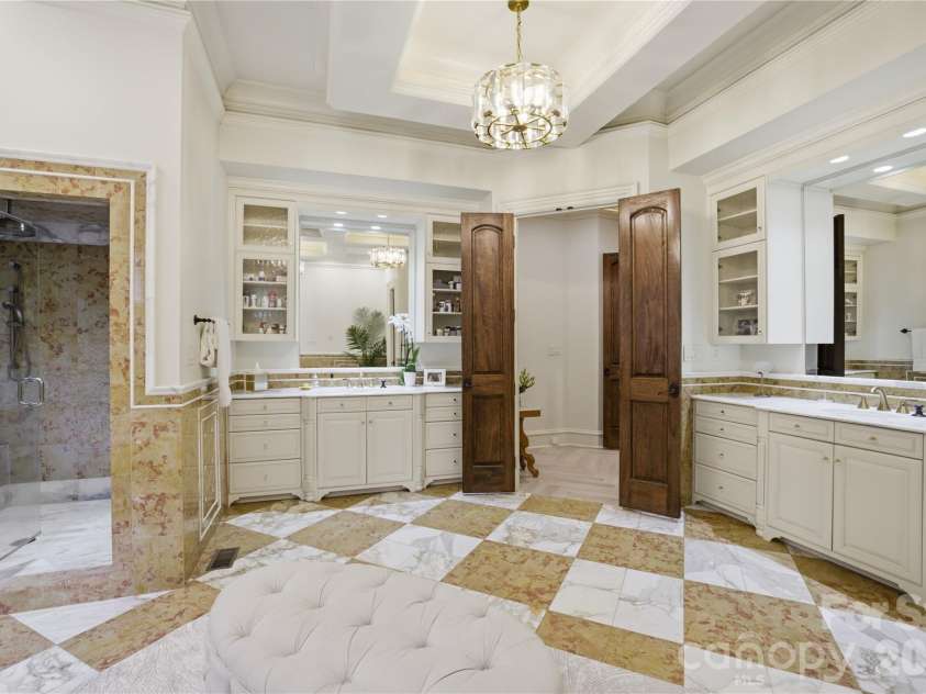 16460 Marvin Road, Charlotte, NC 28277.  MLS# CAR4377233, YatesRealty ID 19794. Primary bath