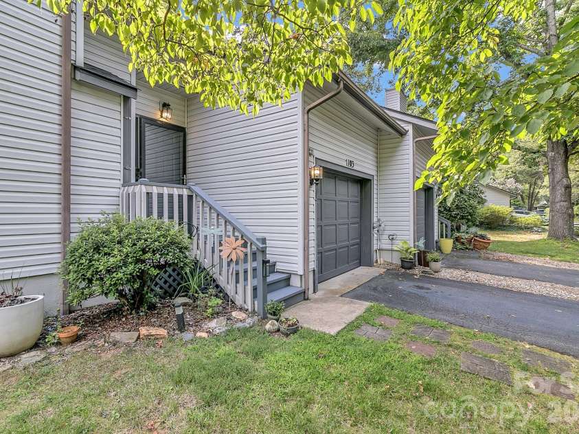103 Cimarron Drive, Asheville, NC 28803.  MLS# CAR4418858, YatesRealty ID 19795. 