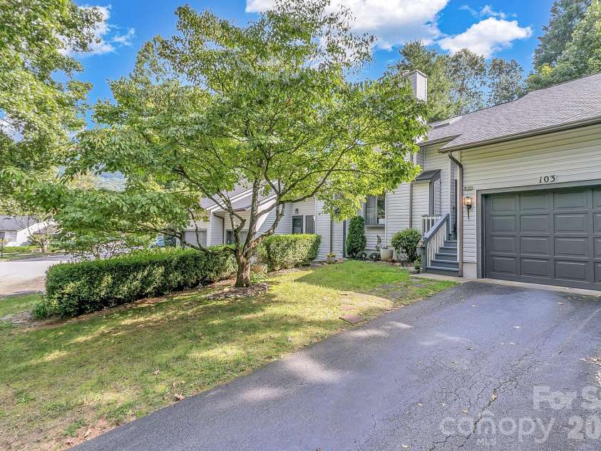 103 Cimarron Drive, Asheville, NC 28803.  MLS# CAR4418858, YatesRealty ID 19795. 