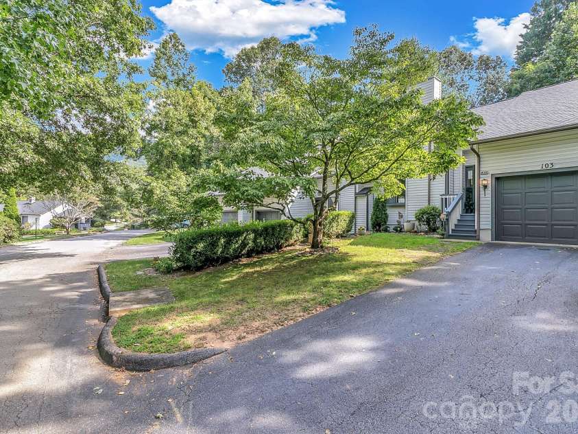 103 Cimarron Drive, Asheville, NC 28803.  MLS# CAR4418858, YatesRealty ID 19795. 