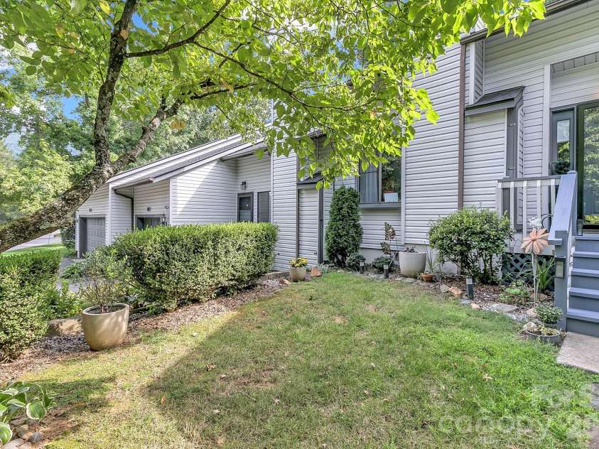 103 Cimarron Drive, Asheville, NC 28803.  MLS# CAR4418858, YatesRealty ID 19795. 