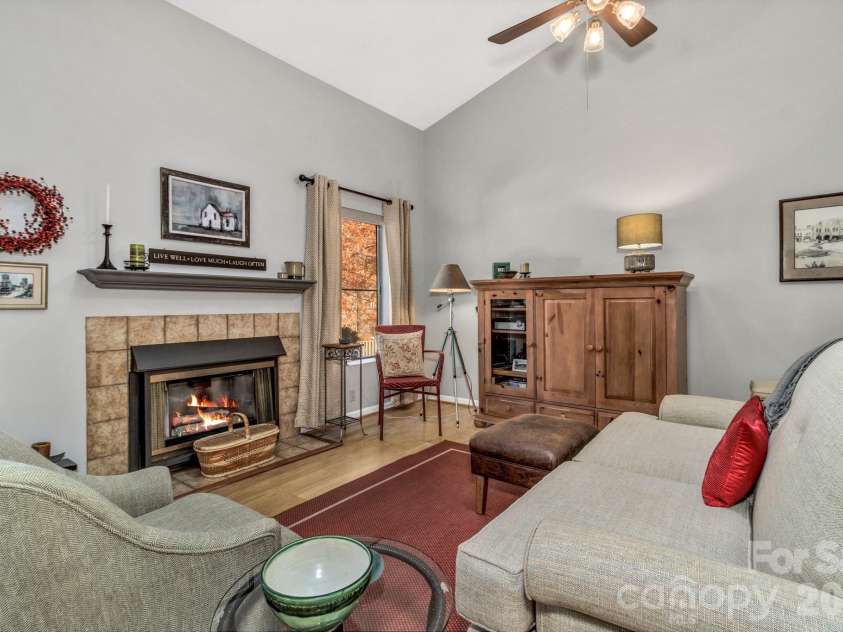 103 Cimarron Drive, Asheville, NC 28803.  MLS# CAR4418858, YatesRealty ID 19795. 