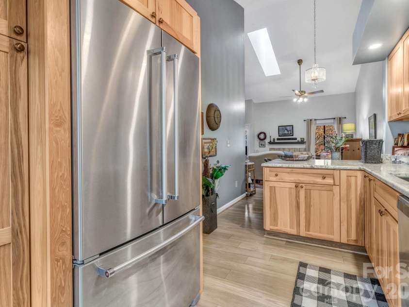 103 Cimarron Drive, Asheville, NC 28803.  MLS# CAR4418858, YatesRealty ID 19795. 