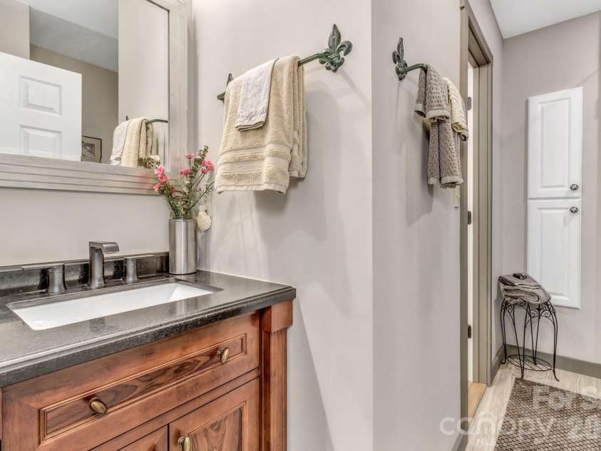 103 Cimarron Drive, Asheville, NC 28803.  MLS# CAR4418858, YatesRealty ID 19795. 