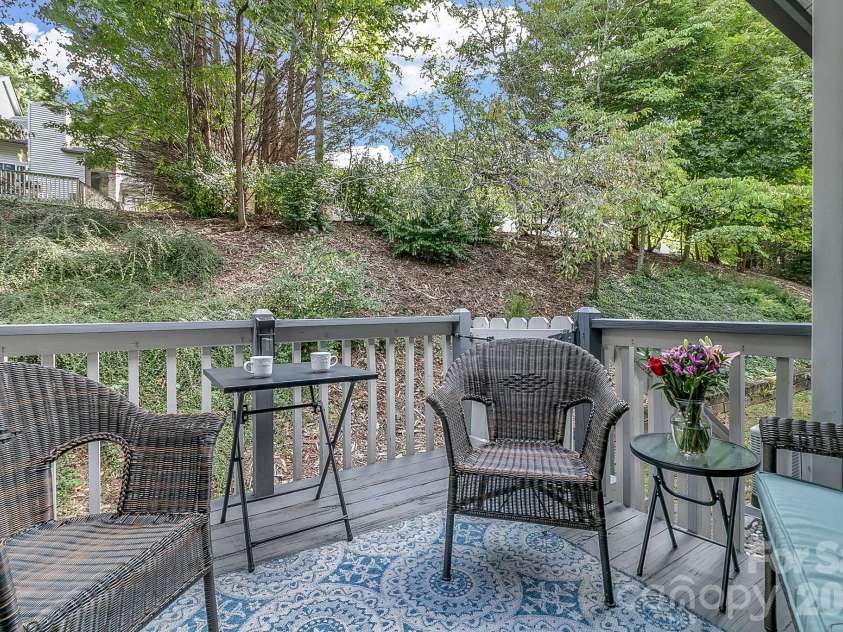 103 Cimarron Drive, Asheville, NC 28803.  MLS# CAR4418858, YatesRealty ID 19795. 