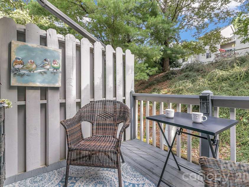 103 Cimarron Drive, Asheville, NC 28803.  MLS# CAR4418858, YatesRealty ID 19795. 