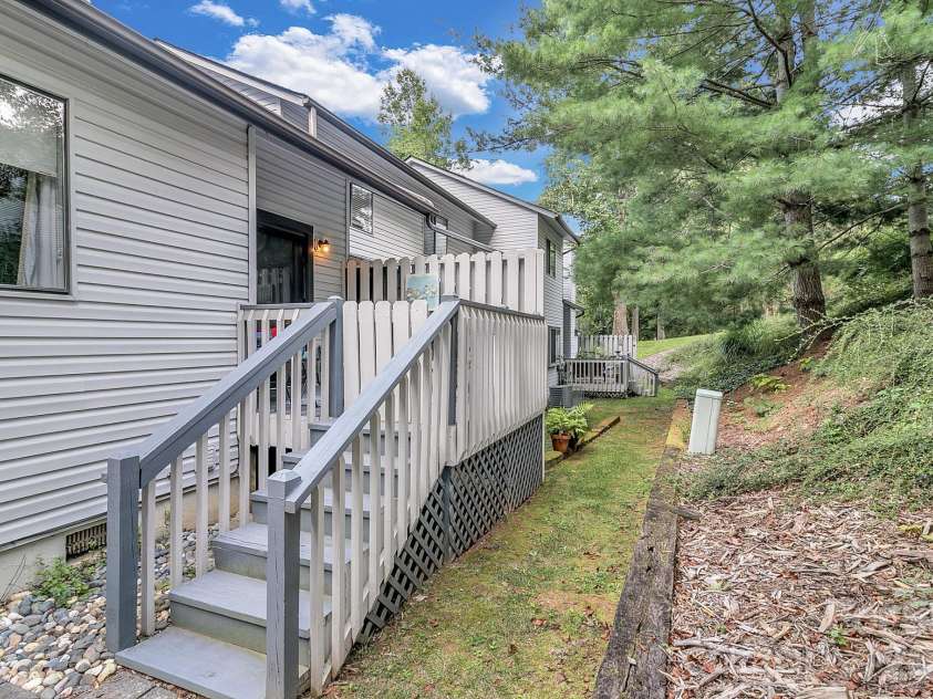 103 Cimarron Drive, Asheville, NC 28803.  MLS# CAR4418858, YatesRealty ID 19795. 