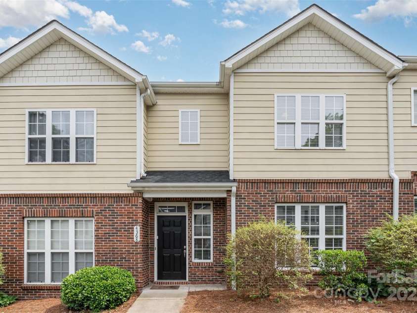 4368 Yoruk Forest Lane, Charlotte, NC 28211.  MLS# CAR4258326, YatesRealty ID 19795. 