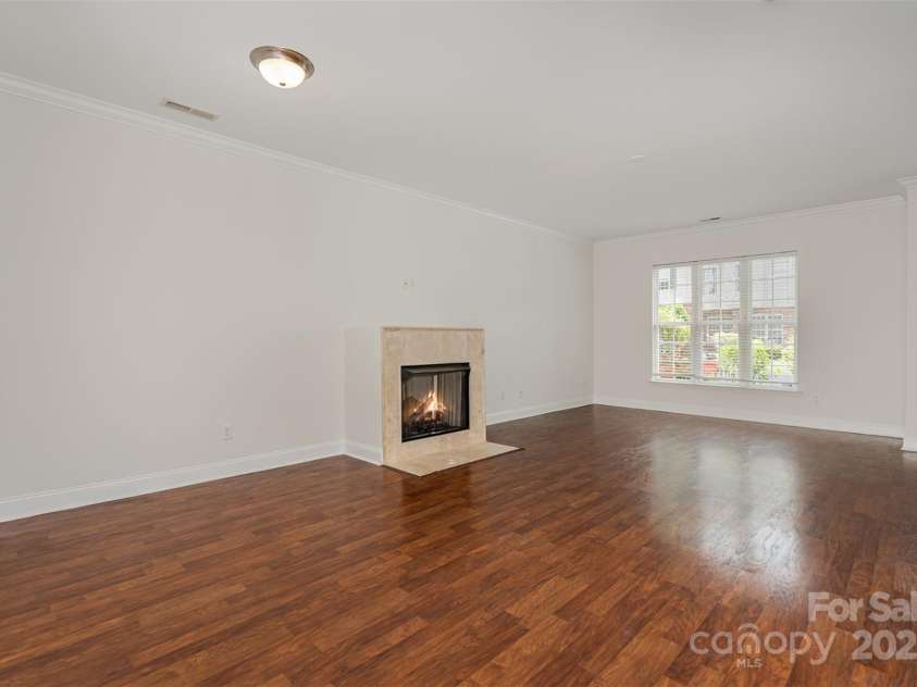 4368 Yoruk Forest Lane, Charlotte, NC 28211.  MLS# CAR4258326, YatesRealty ID 19795. 