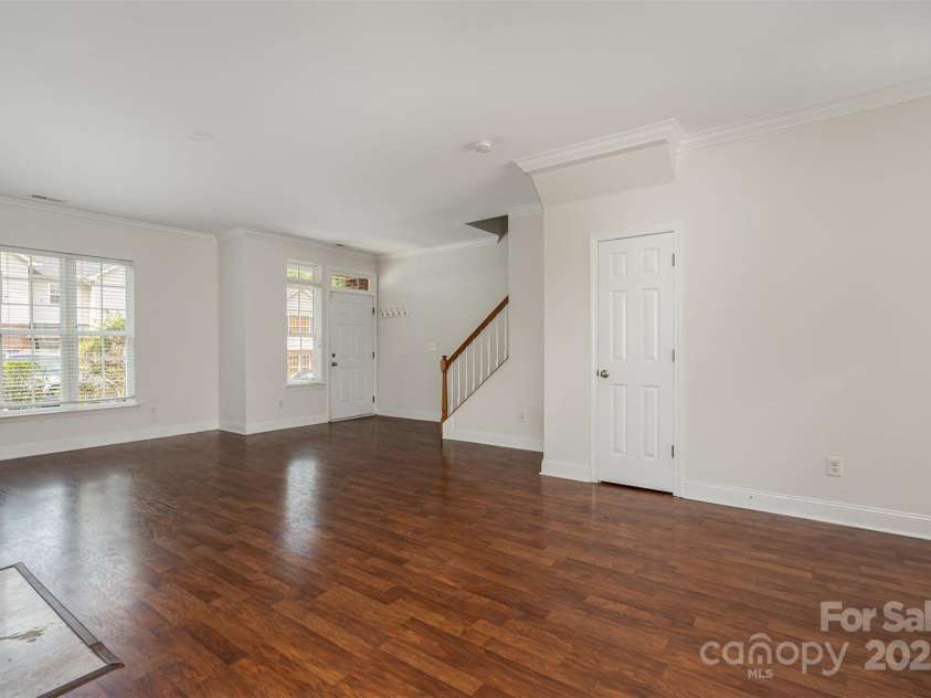 4368 Yoruk Forest Lane, Charlotte, NC 28211.  MLS# CAR4258326, YatesRealty ID 19795. 