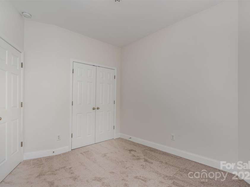 4368 Yoruk Forest Lane, Charlotte, NC 28211.  MLS# CAR4258326, YatesRealty ID 19795. 