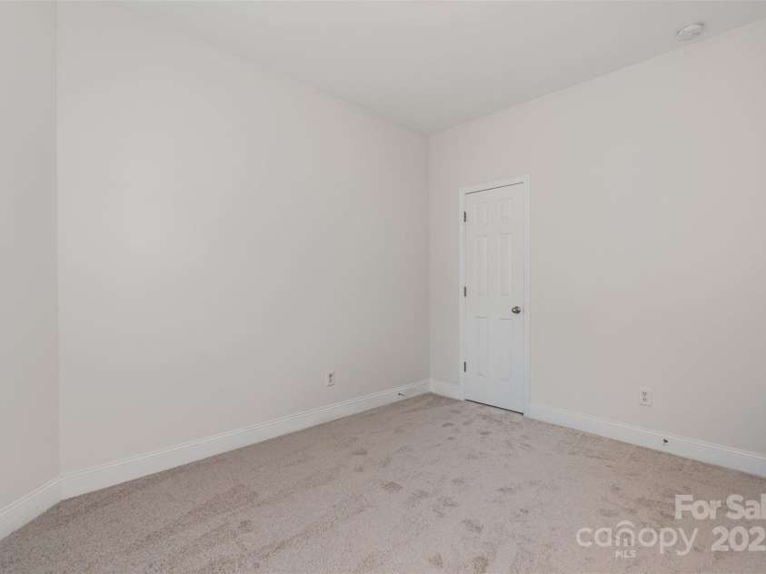 4368 Yoruk Forest Lane, Charlotte, NC 28211.  MLS# CAR4258326, YatesRealty ID 19795. 