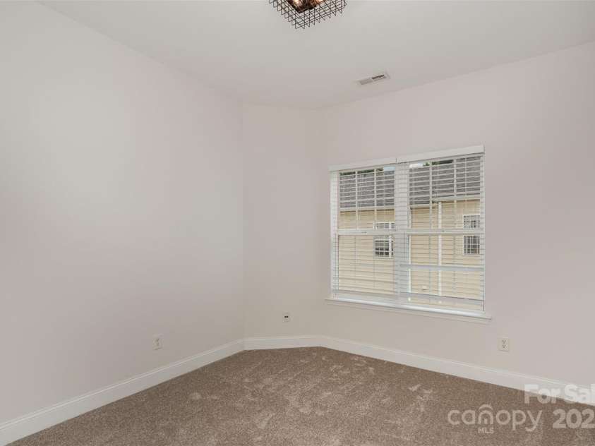 4368 Yoruk Forest Lane, Charlotte, NC 28211.  MLS# CAR4258326, YatesRealty ID 19795. 