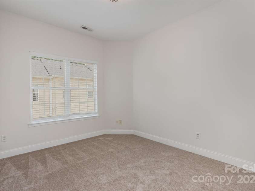 4368 Yoruk Forest Lane, Charlotte, NC 28211.  MLS# CAR4258326, YatesRealty ID 19795. 