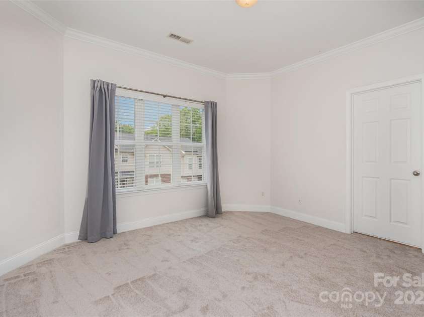 4368 Yoruk Forest Lane, Charlotte, NC 28211.  MLS# CAR4258326, YatesRealty ID 19795. 