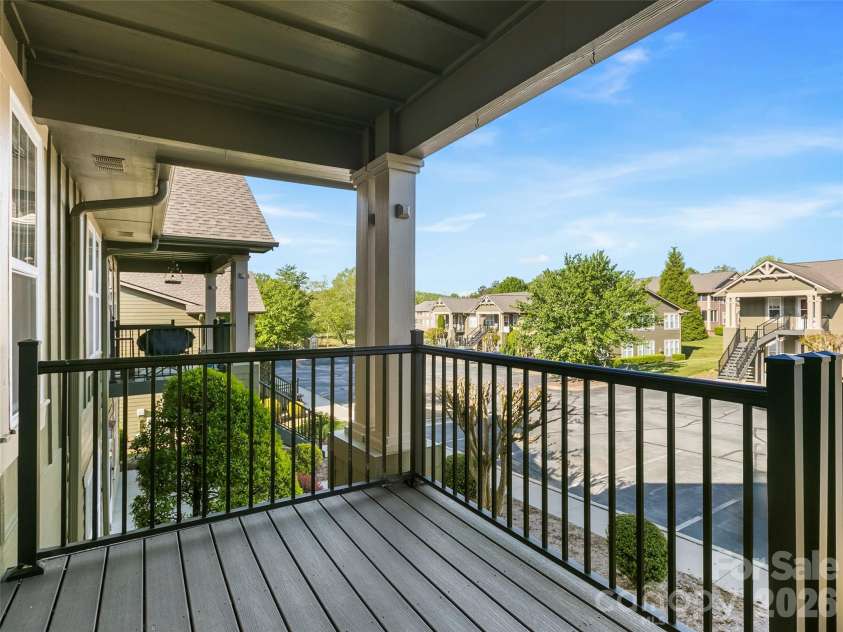 1704 Deermouse Way, Hendersonville, NC 28792.  MLS# CAR4379011, YatesRealty ID 19796. 