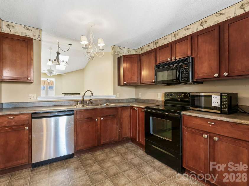 1704 Deermouse Way, Hendersonville, NC 28792.  MLS# CAR4379011, YatesRealty ID 19796. 