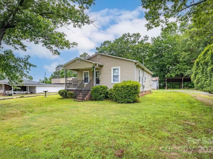 843 Summers Road, Valdese, NC 28690.  MLS# CAR4266184, YatesRealty ID 19796. 